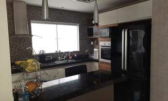 Imagem 3: Casa de condomínio para venda possui 170 metros quadrados com 3 quartos