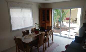 Imagem 3: Casa de condomínio sobrado para venda possui 212 metros quadrados com 4 quartos