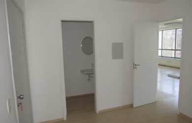 Imagem 3: Centro comercial para aluguel, tem 90 metros quadrados com 2 salas