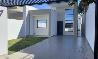 Imagem: Casa com ampla sobra de terreno na frente