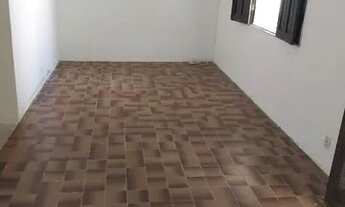 Imagem 2: Casa 2/4,sala, cozinha, banheiro, área de serviço, quintal