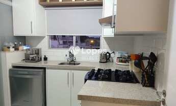 Imagem 7: Apartamento com 02 quartos, sala ampla, sacada, 02 banheiros, cozinha com armários planeja