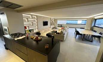 Imagem 4: Fantástico Apartamento de Luxo com 3 SUÍTES// Mobiliado // Vista mar e Rangedor