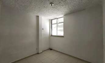 Imagem 3: Apartamento para aluguel possui 60 metros quadrados com 2 quartos em Santa Rosa - Niterói