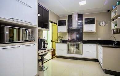 Imagem 2: Casa com terreno no Água Verde - Curitiba - PR