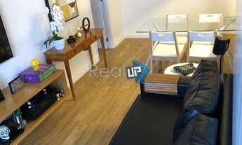 Imagem 5: Apartamento mobiliado, 2 qts, varanda, vaga, vista