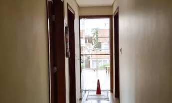 Imagem 7: Casa de condomínio para venda possui 450 metros quadrados com 5 quartos