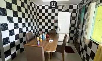 Imagem 3: Casa com 3 quartos + piscina + 2 kitnets / Flores