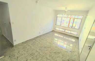 Imagem 2: Apartamento à venda com 2 dormitórios e 1 vaga na quadra da Praia Aparecida