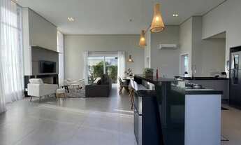 Imagem 2: Casa de condomínio térrea para venda com 180 metros quadrados com 4 quartos