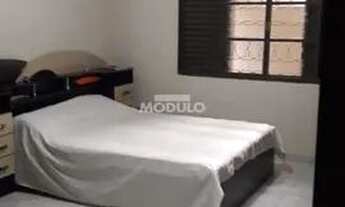 Imagem 7: CASA RESIDENCIAL à venda, 4 quartos, 1 suíte, 2 vagas, TAIAMAN - Uberlândia/MG