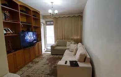 Imagem 2: Excelente apartamento com varanda, sala, 2 quartos, 2 banheiros, dep. Empr., c/1 vaga de