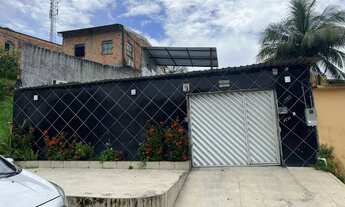 Imagem 2: Casa com 3 quartos + piscina + 2 kitnets / Flores