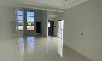 Imagem 4: Casa com ampla sobra de terreno na frente e fundos