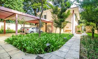 Imagem: Sobrado Residencial com 4 Dormitórios (Suítes)