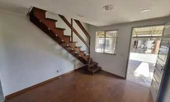 Imagem 3: Sobrado em Porto Alegre, no bairro Vila Nova, com 2 dormitório(s), e 2 banheiros