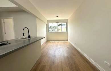 Imagem 2: Apartamento Reformado com 3 quartos 1 suíte e 1 vaga no Agua verde