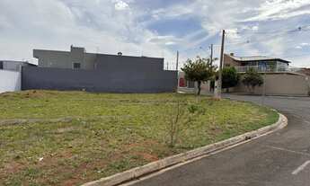 Imagem 2: Terreno esquina Avenida, 273m2 excelente localização