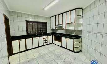 Imagem 5: Casa Térrea em condomínio de 250m² com 4 dormitórios no Jardim das Colinas em São José dos