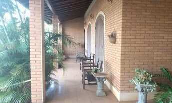 Imagem 5: Casa padrão para alugar no Centro de Araraquara - 03 quartos, suíte e garagem. Ótimo imóve