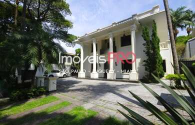 Imagem 2: Imponente Casarão comercial alto padrão estilo neoclássico, reformado, 14 vagas