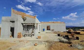 Imagem: Casa de condomínio térrea para venda possui