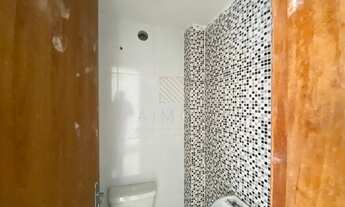 Imagem 6: Sobrado de frente para rua, 2 dormitórios com espaço amplo nos fundos, à venda, Pinheirin