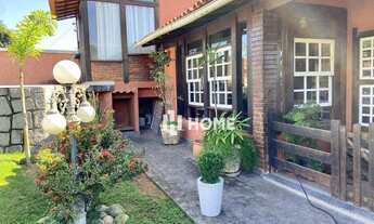 Imagem 3: Charmosa casa em rua fechada, com 3 dormitórios, sendo uma suíte, piscina, churrasqueira e