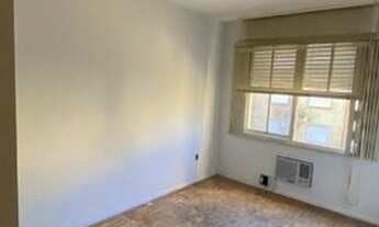 Imagem: Porto Alegre - Apartamento Padrão - Jardim