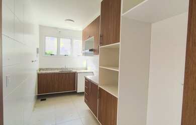 Imagem 6: Raríssima a casa em condomínio, metragem generosa, ensolarada e ótima localização