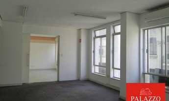 Imagem 7: CONJUNTO COMERCIAL JUNTO A PRAÇA DA REPÚBLICA E METRO