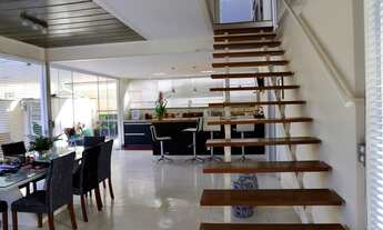 Imagem 2: Casa em condomínio para venda, com 280 m² de AC e 550 m² AT, com 3 suítes