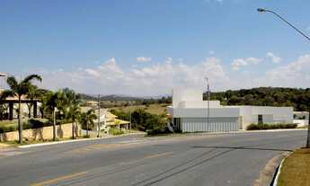 Imagem 2: Lote de 1.000m2 com vista definitiva para a mata, na parte alta