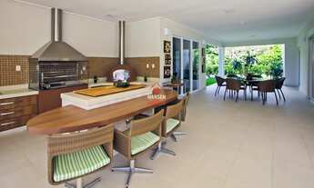 Imagem 6: Casa de condomínio para venda tem 760 metros quadrados com 4 quartos