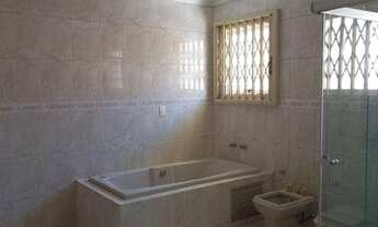 Imagem 4: C-CA0630 AHÚ - Excelente Casa de 2 Pavimentos, 4 Quartos (3 Suítes)Hidro, 4 vagas