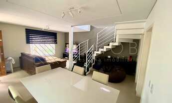 Imagem 4: Sobrado de frente para rua, vaga para até 3 veículos, espaçoso e com móveis planejados à v