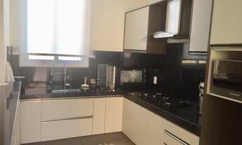 Imagem 2: OPORTUNIDADE casa com Planejados, persianas automáticas - Pronta