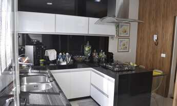 Imagem 5: Casa de condomínio térrea para venda possui 220 metros quadrados com 3 quartos