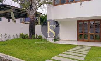 Imagem 4: Casa à Venda com 4 Suítes em Condomínio Fechado em Lauro de Freitas. Alto Padrão. Bahia