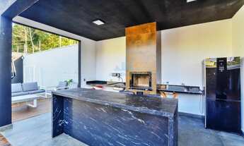 Imagem 2: Sobrado para venda tem 480 metros quadrados com 4 quartos em Santo Inácio - Curitiba - PR