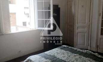 Imagem 6: O apartamento no bairro Botafogo possui 240 metros quadrados com 5 quartos sendo 2 suítes