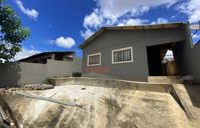 Imagem 2: Casa com 3 dormitórios para alugar, 100 m² por R$ 700,00/mês - Conjunto Professora Hilda M