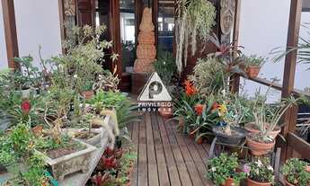 Imagem 2: Casa em condomínio, 4 andares com elevador, 4 suites, dependência completa e 2 vagas