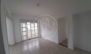 Imagem 2: Apartamento com sacada e vista panorâmica