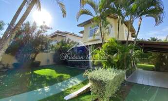 Imagem: Casa com bastante área verde em condomínio