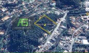 Imagem 6: Terreno para venda no centro de Correas possui sete casas