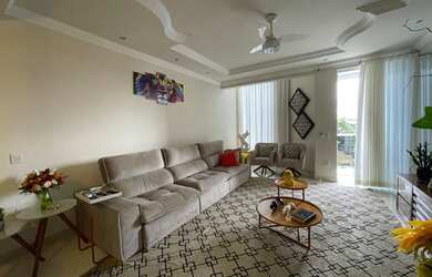 Imagem 4: Casa de 180m2 de área construída, 3 quartos, suíte ampla, 3 vagas, armários embutidos, chu