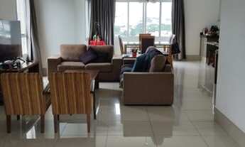 Imagem 3: OCASIÃO: Excelente Casa com 4 Suítes, Escritório e Piscina no Condomínio Villa Real