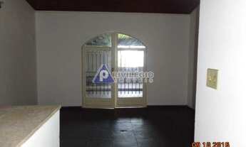 Imagem: Casa de rua à venda, 1 quarto, 1 vaga