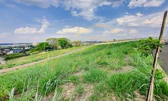 Imagem 2: Terreno em declive no Canadá por R$ 190.000,00